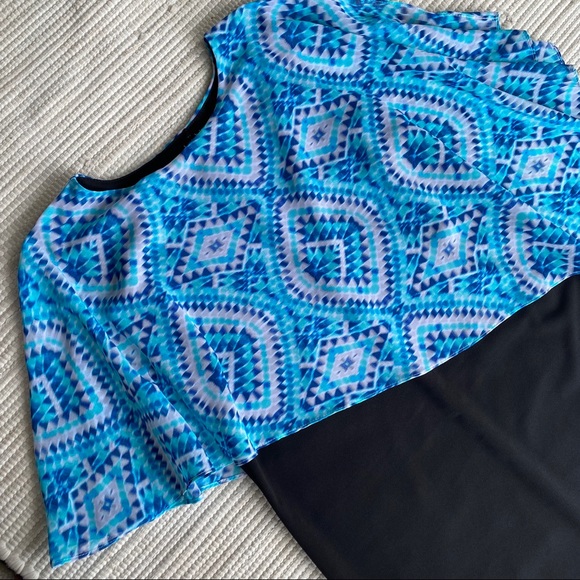 Alice & Olive 2X Asymmetrical Overlay Dress - Picture 3 of 8